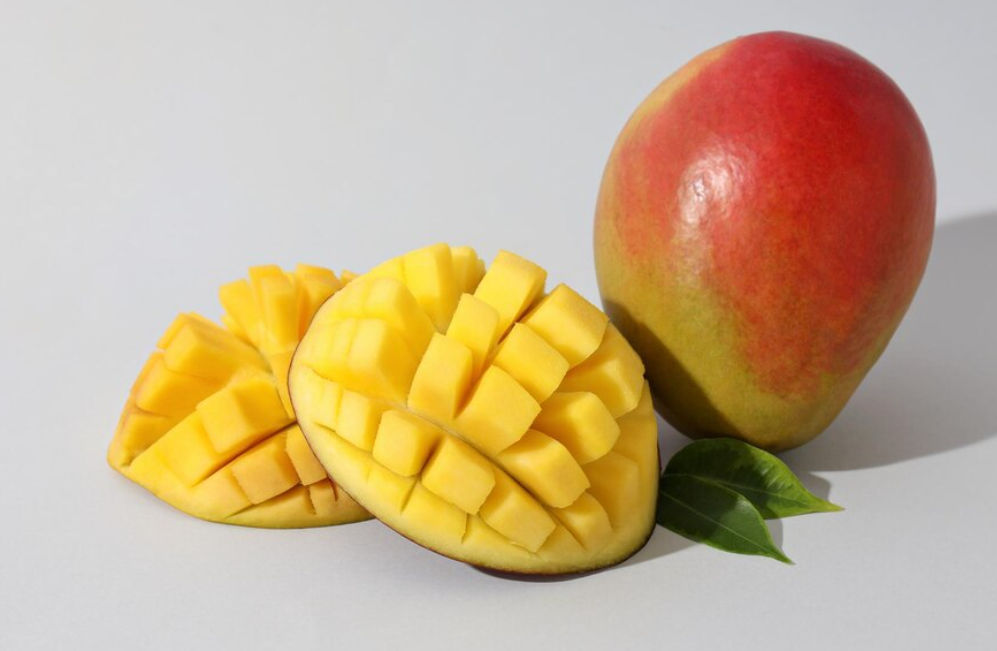 Lagi Musim Mangga? Ini Dia Rahasia Kesegaran Buah Mangga yang Kaya Vitamin